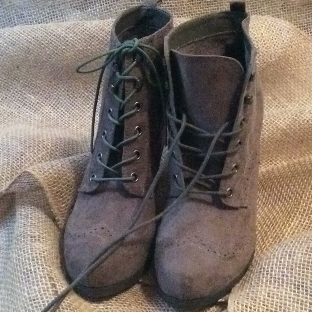 Mossimo boots